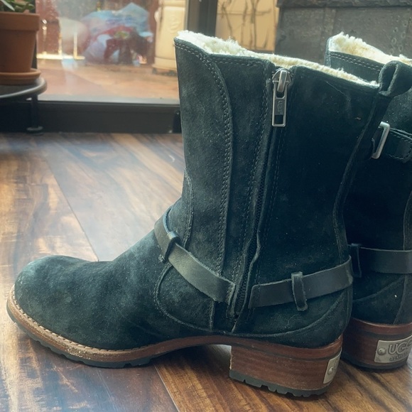 UGG Australia 5604 Black ENDELL Harness Biker Suede Shearling Boots Size 6.5 - Picture 9 of 17